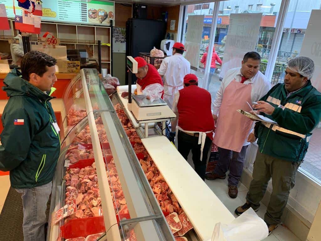 Intensifican fiscalización de carnes en la previa de las Fiestas Patrias: multas podrían superar los 4 millones