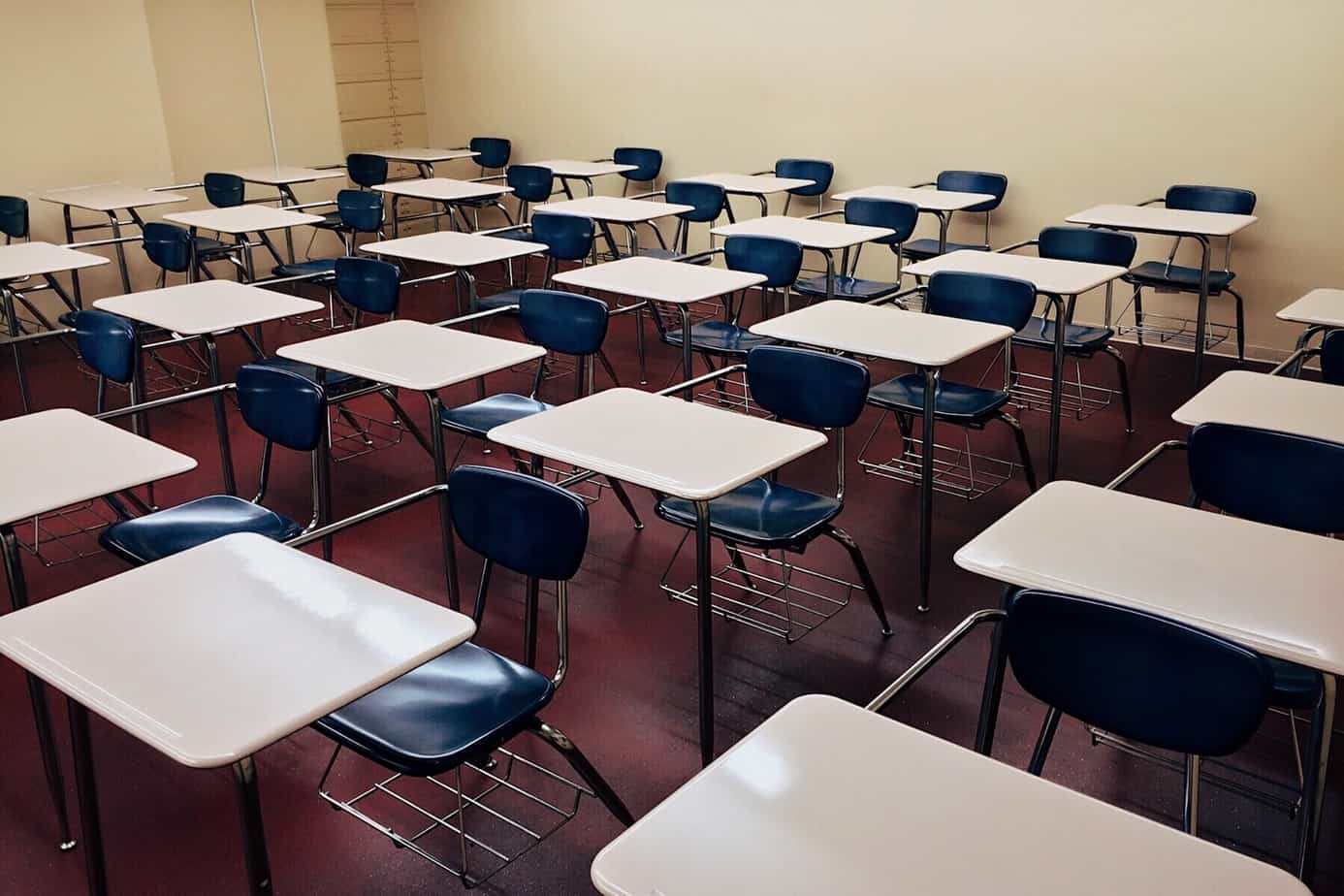Alcalde anuncia que alumnos no volverán a clases el 2020 en Los Ángeles