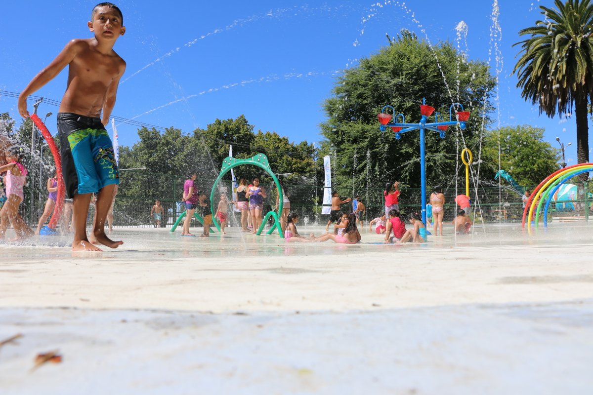 Juegos de agua de la Laguna Esmeralda y Plaza Bernales están a pocos días de su apertura