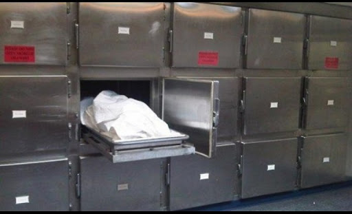 Hombre fue dado por muerto a causa del Covid-19: Despertó en la morgue