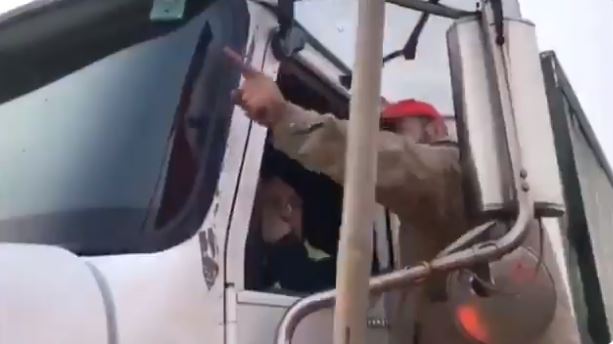 «El capó te lo hacemos tira»: la violenta amenaza de camionero a colega que no se sumó al paro