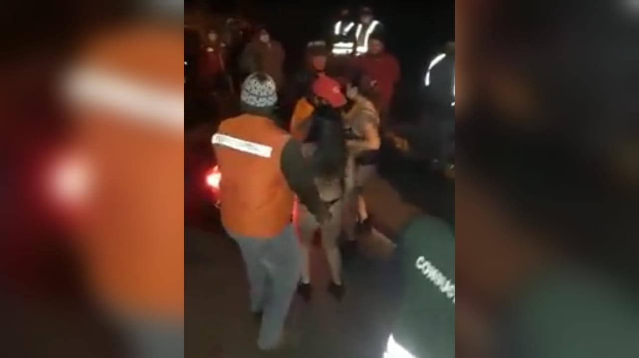 Camioneros «en paro» armaron fiesta con mujeres semidesnudas en plena ruta