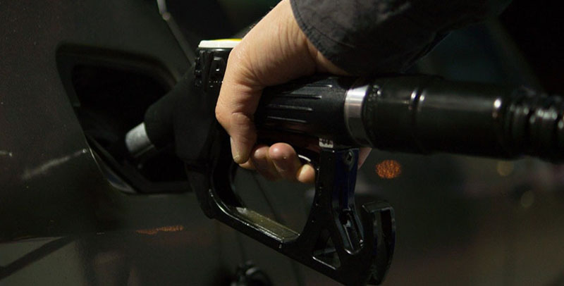 Un respiro al bolsillo: precios de las bencinas bajarán desde este jueves