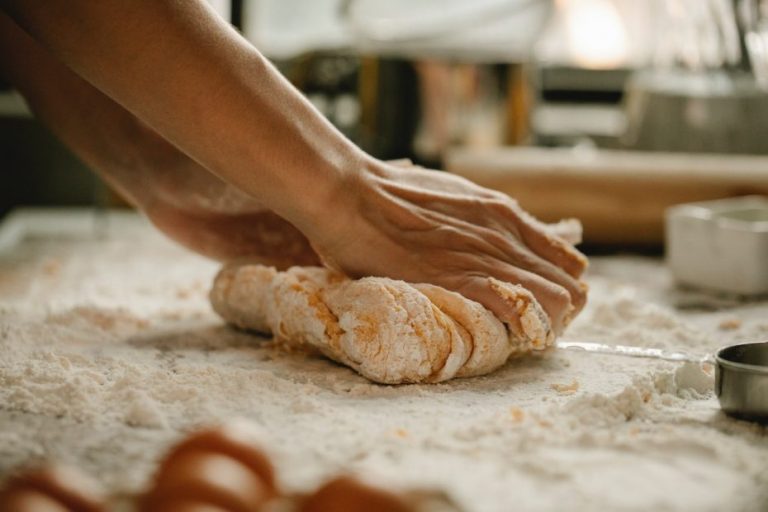 Mulchén: Brote en panadería deja 24 contagios y 134 contactos estrechos