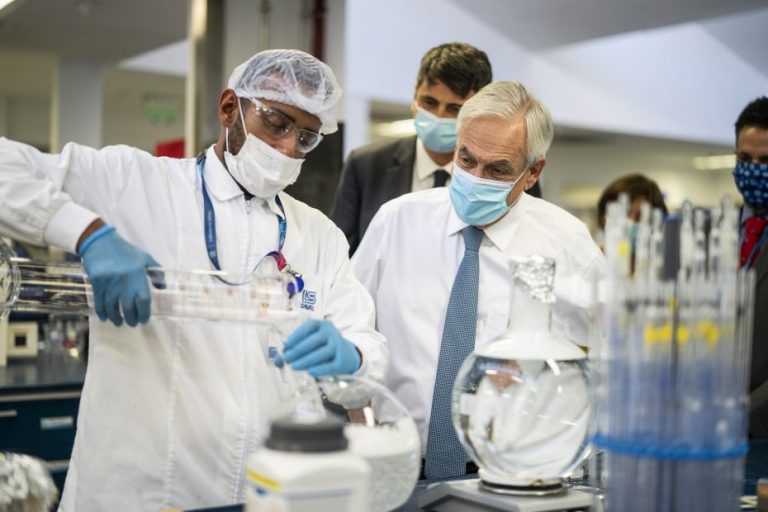Piñera llega a acuerdo con laboratorio CanSino para 1,8 millones de vacunas