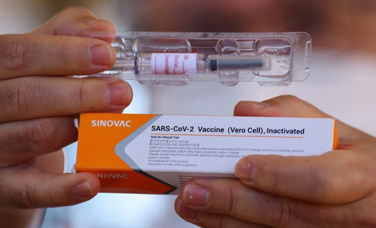 China admite la baja eficacia de la vacuna Sinovac
