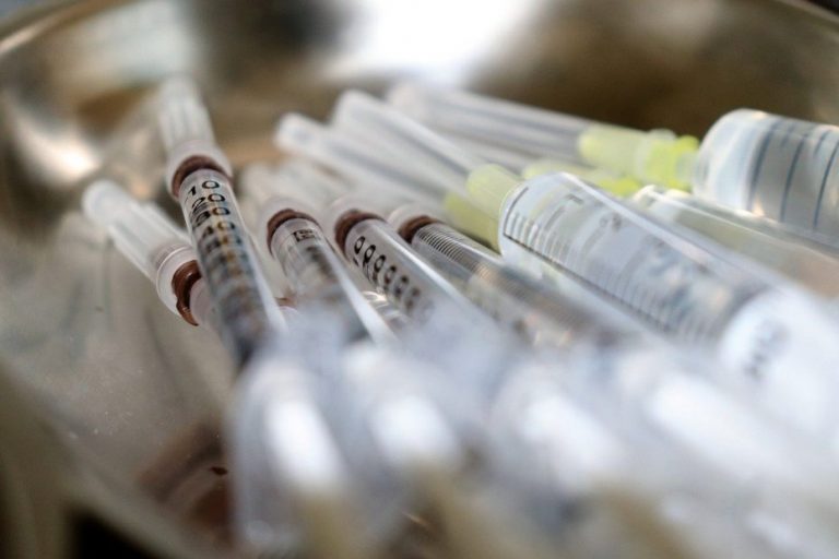 Vacunación contra influenza en el Biobío alcanza el 52% de cobertura