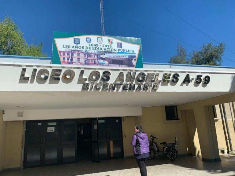 Riña de estudiantes en el Liceo Bicentenario de Los Ángeles deja un apuñalado