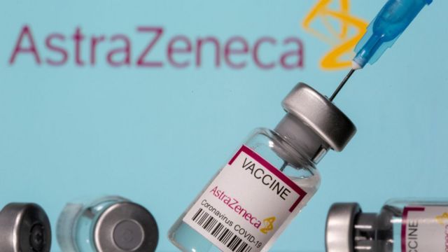 Minsal suspende la vacunación de AstraZeneca en todo el país a menores de 45 años