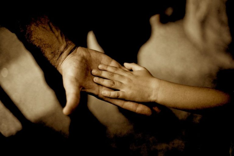 Tío y tío abuelo abusaron, violaron y embarazaron a una niña en Tirúa