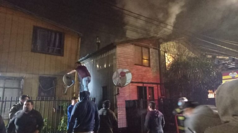 Incendio afecta a una vivienda en la Villa Las Américas de Los Ángeles