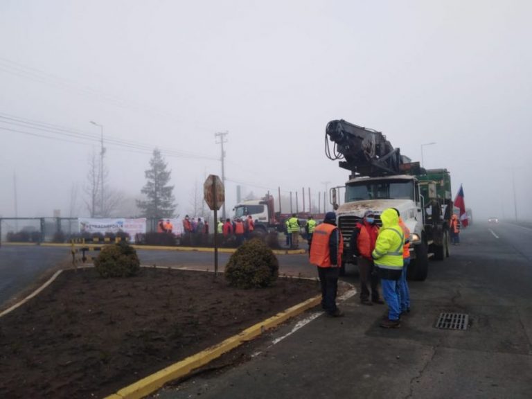 Transportistas bloquean acceso a la Planta Santa Fe: «No tenemos seguridad»