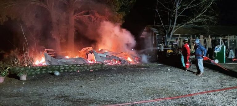 Una persona murió calcinada en incendio de casa en Los Saltos del Laja
