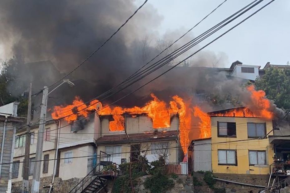 incendio en valparaíso cerro san juan de dios