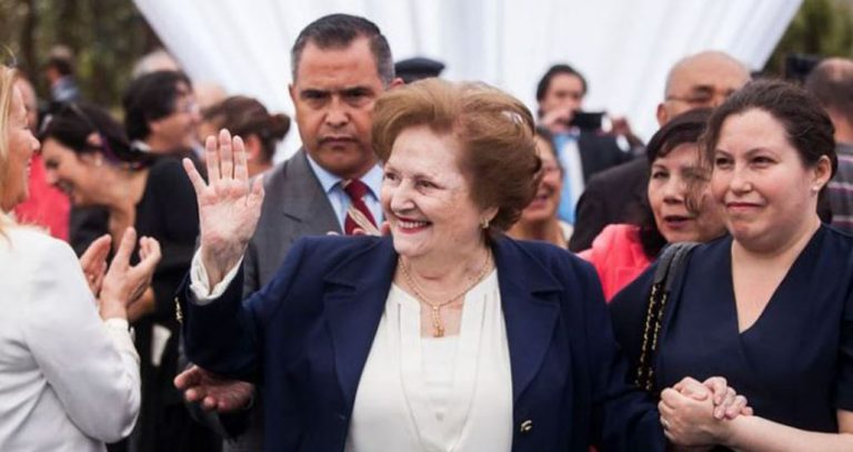 Autorizan la apertura del testamento de Lucia Hiriart de Pinochet