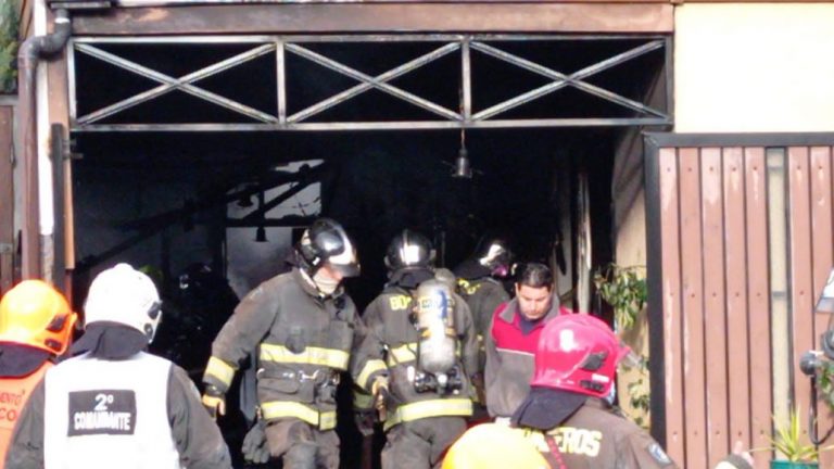 Vivienda es afectada por un incendio en el sector Amatista de Los Ángeles