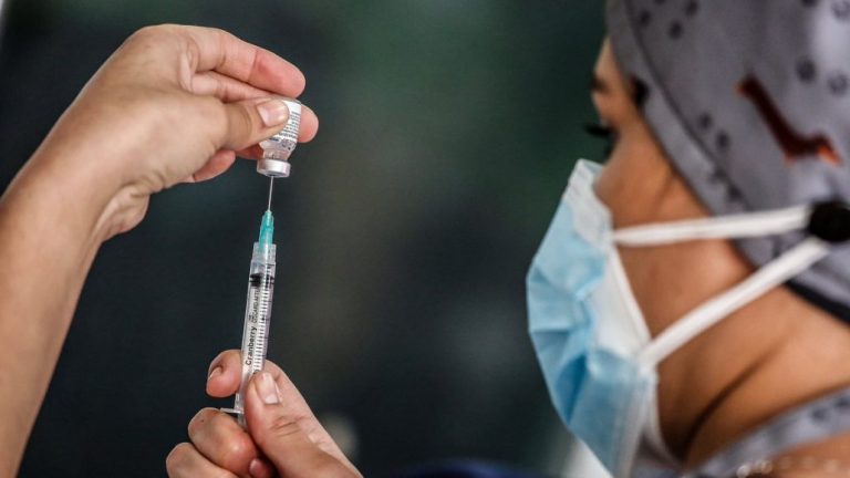 ISP autoriza uso de vacuna Sinovac desde los 6 años en Chile