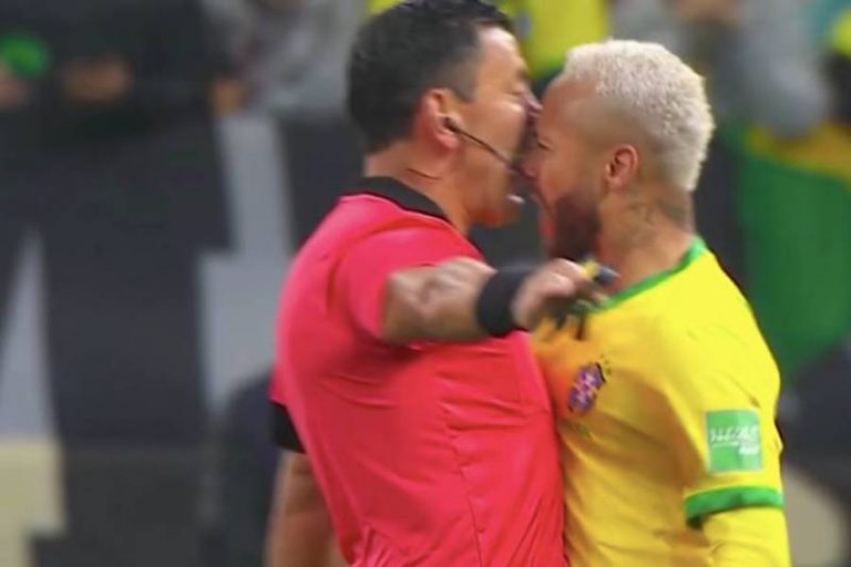 Conmebol suspende indefinidamente a arbitro chileno tras duelo Brasil Colombia