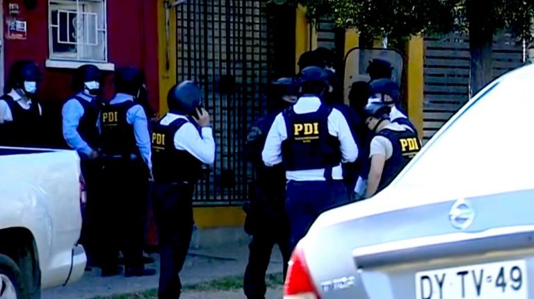 Doble suicidio en Conchalí: Hombre encontró a su esposa fallecida y se mató