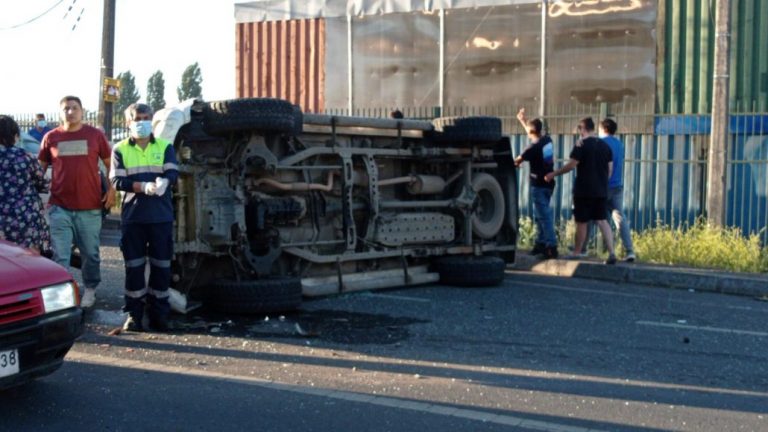 Grave accidente en avenida Las Industrias involucra 4 autos en Los Ángeles