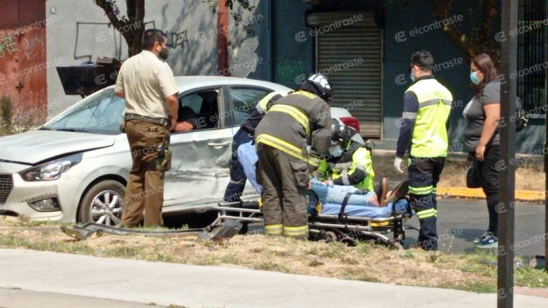 Dos lesionados deja una colisión en Plaza Pinto de Los Ángeles