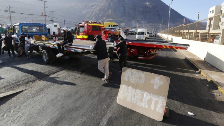 Camioneros se declaran en “Alerta”  tras asesinato de joven conductor en el norte del país