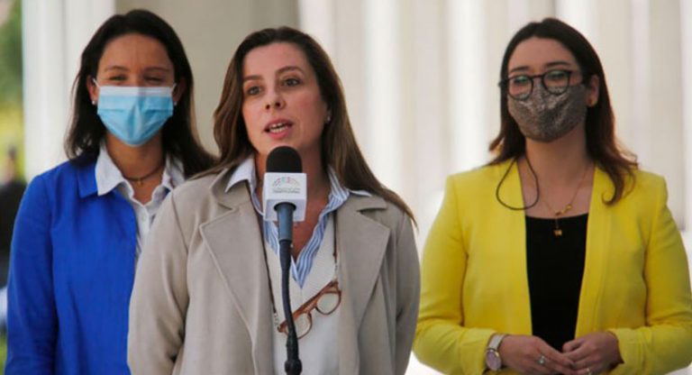 Teresa Marinovic y Rocío Cantuarias acusan «despilfarros» en la Convención: Anuncian que donaran su sueldo