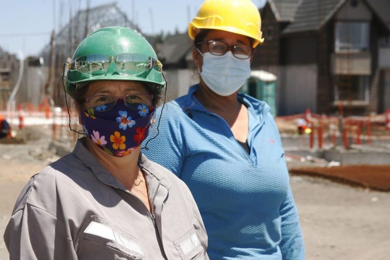Mujeres en la construcción: un espacio que se gana día a día