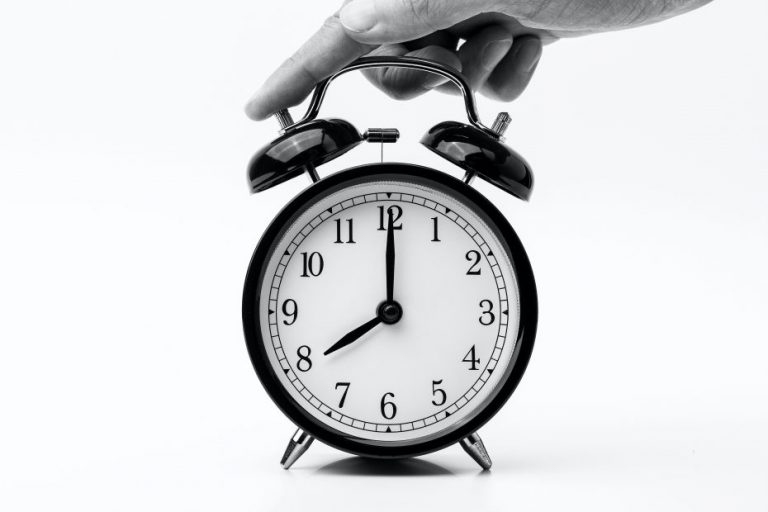 Cambio de hora: ¿Cuándo comienza el horario de invierno?￼