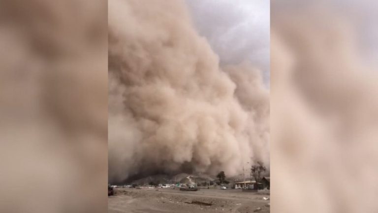 Registro capta impresionante tormenta de arena en el norte del país