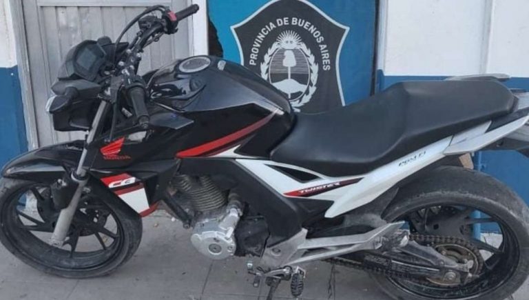 Le robaron la moto y ladrón lo contactó por Facebook para vendérsela