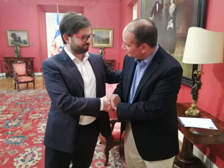 Gobernador Díaz entrega propuesta a Boric para abordar crisis en Biobío y Arauco