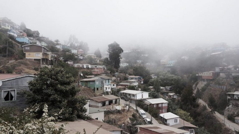 Denuncian violación grupal en cerro de Valparaíso