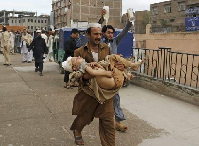 Terremoto en Afganistán deja al menos 920 muertos y 600 heridos