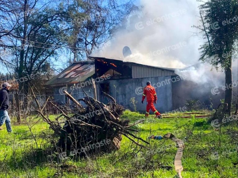 Los Ángeles: Incendio consumió una vivienda en el sector de Santa Fe