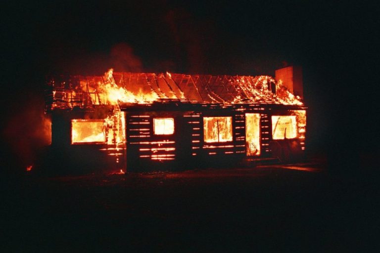 Incendio consumió una vivienda en un sector rural de Santa Bárbara