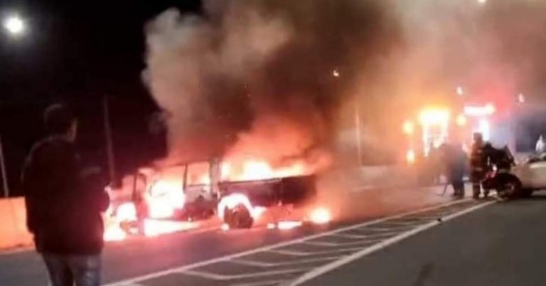 Barricadas, miguelitos y auto en llamas deja intento de robo a Copec de Cabrero