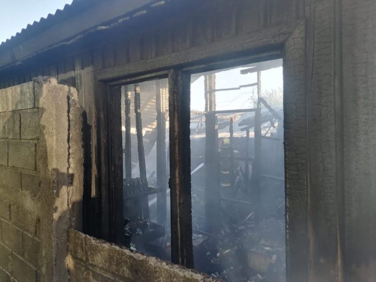 Megaincendio afectó a 6 casas en la comuna de Cabrero