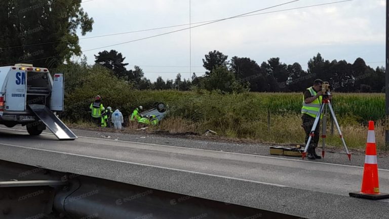 Un fallecido deja volcamiento de vehículo en la Ruta 5 Sur