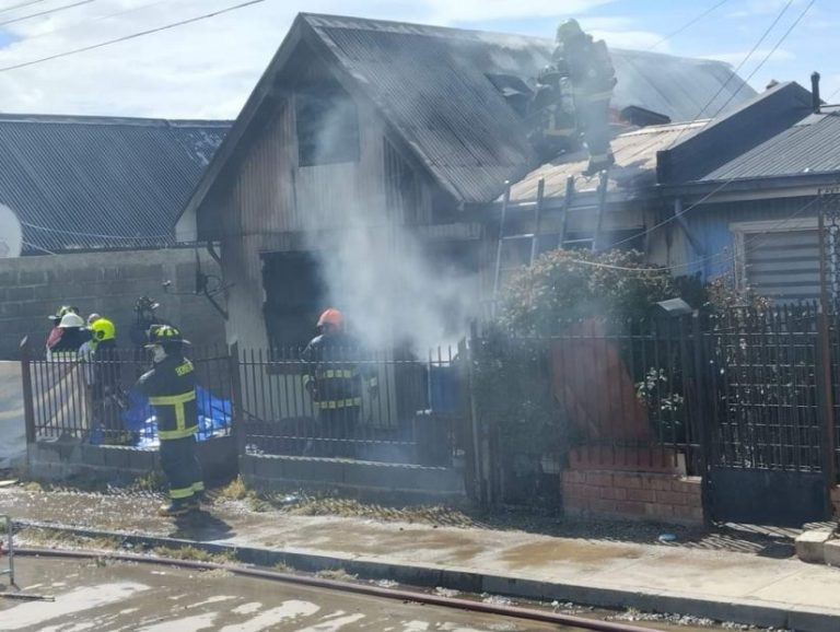 Tragedia en Punta Arenas: Dos niños y dos adultos mueren tras incendio en su casa