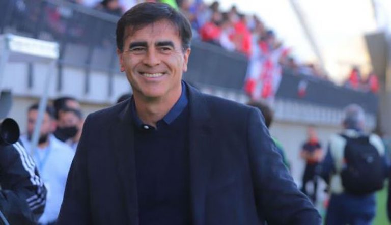 Sonríe Quinteros: Colo Colo ya tendría listo a su nuevo delantero goleador