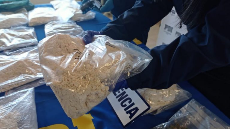 PDI captura a traficantes en Los Ángeles con 15 kilos de cocaína base