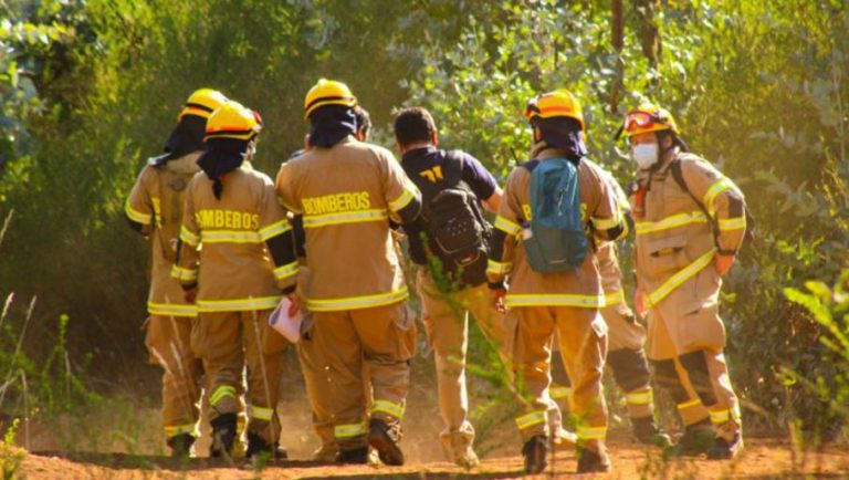 Nuevo mártir: bombero muere en medio de rescate de turistas extraviados