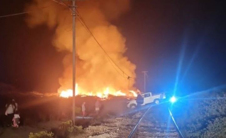 Sujeto hizo fogata en línea del tren para no ser atropellado: provocó incendio forestal