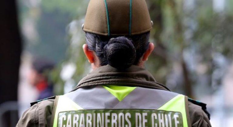 Cadem: 95% apoya que Carabineros use su arma de servicio en hechos de violencia extrema