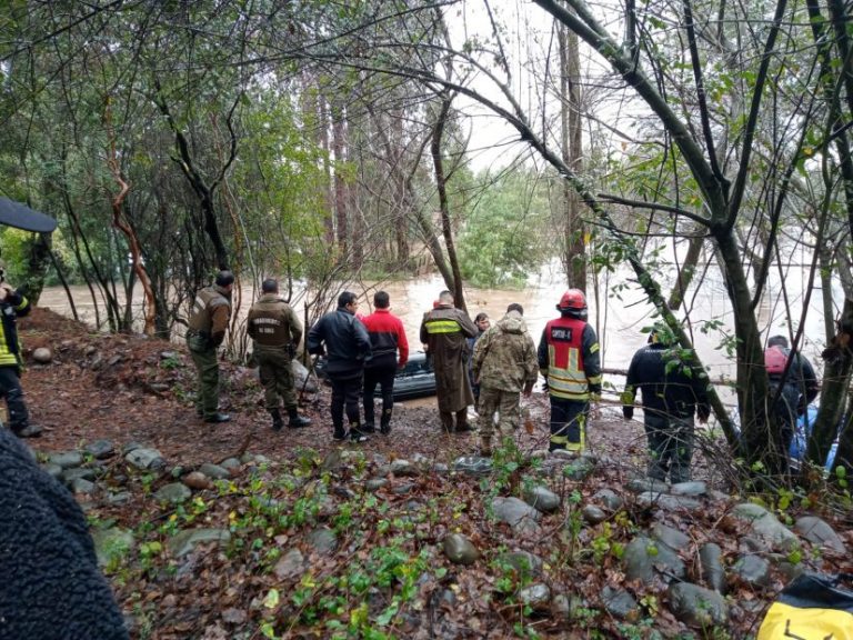 Rescatan a 19 personas que estaban aisladas tras crecida del Río Duqueco