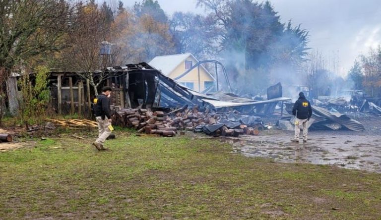 Atentado destruye escuela rural en Victoria: profesor relató su tenso escape