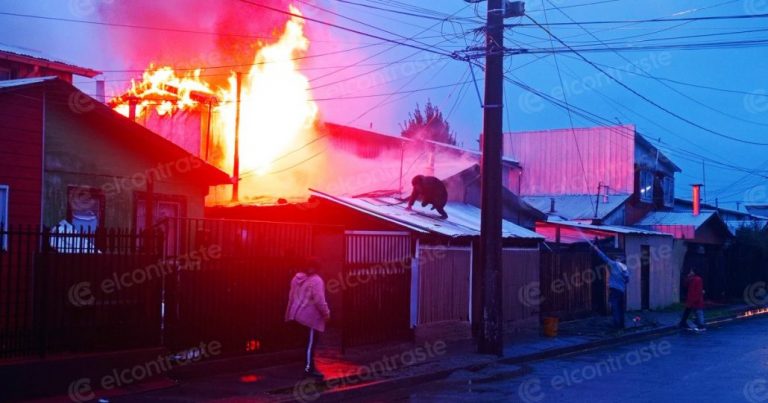Los Ángeles: incendio destruye una casa y deja una persona herida