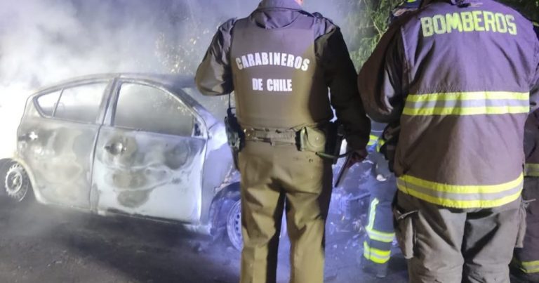 Delincuentes quemaron automóvil que robaron hace 17 días en Los Ángeles