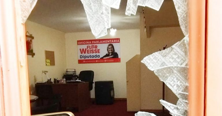 Los Ángeles: Delincuentes ingresan a robar a la oficina de la diputada Flor Weisse
